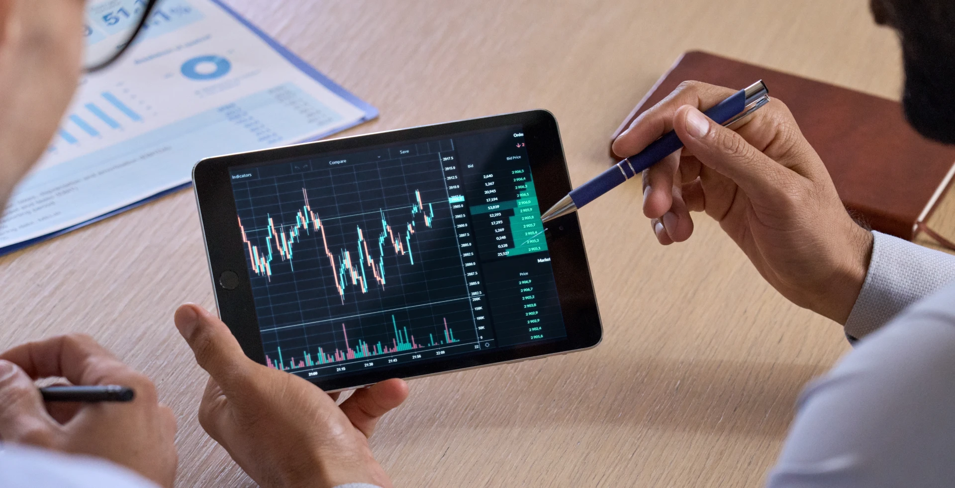 EvinceDev Flexpool mining analytics dashboard on tablet